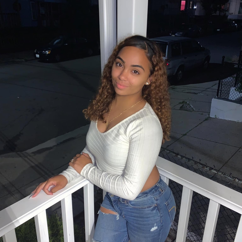 Meet your Posher, Ameliz